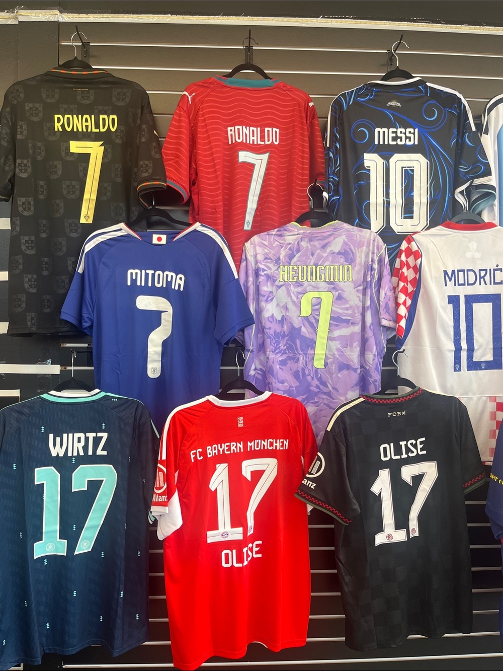 Men's Football Jerseys 
READ DISCERPTION👇🏽